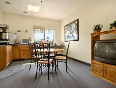 Days Inn By Wyndham Warsaw Restaurant photo